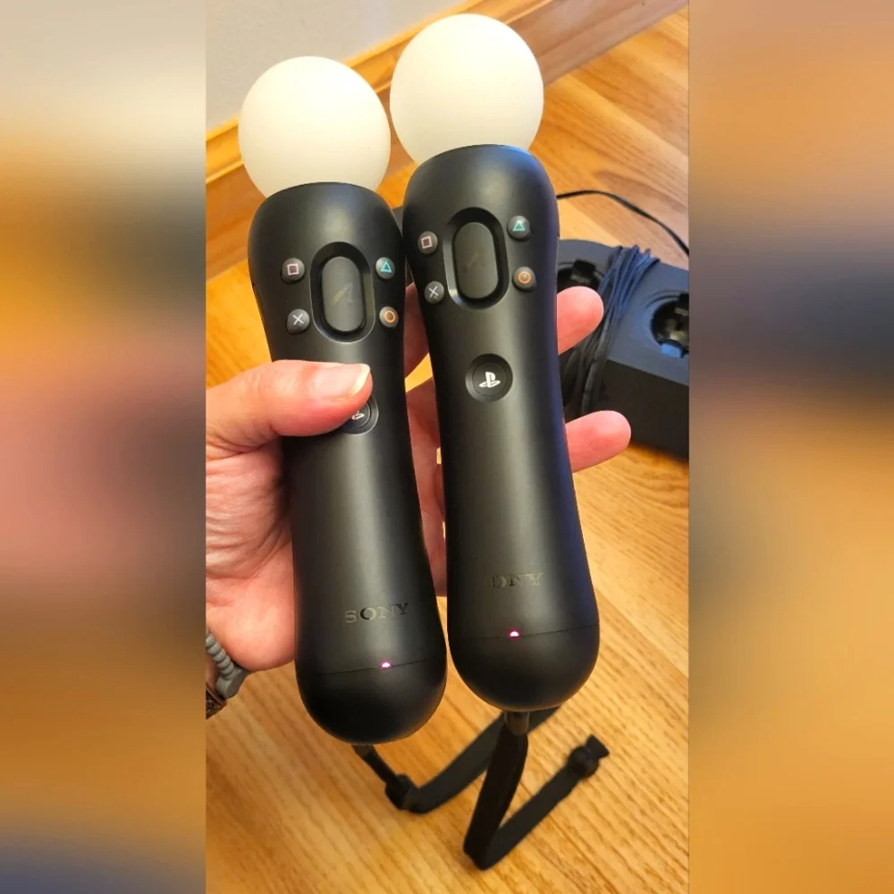 PS4 VR Controllers and Charging Dock